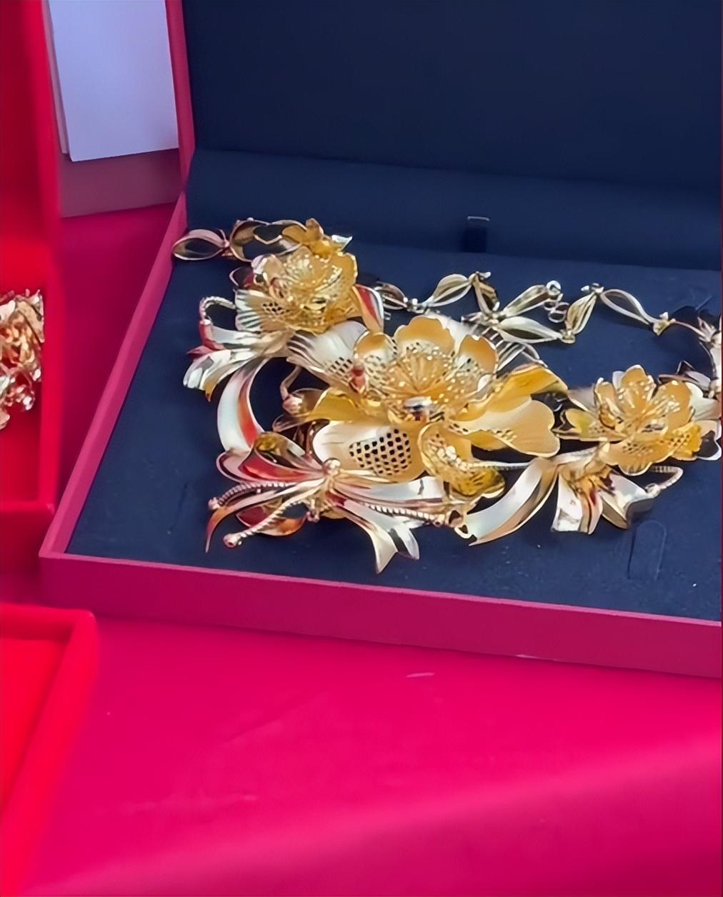 河南一新娘陪嫁999萬和法拉利