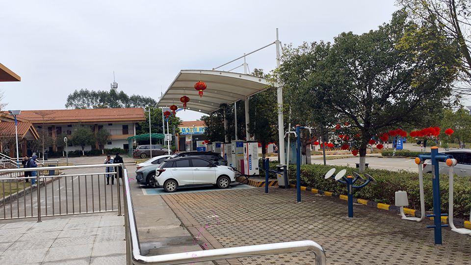 春運和這場連續的雪,見證了2年前的電動車已經過時?