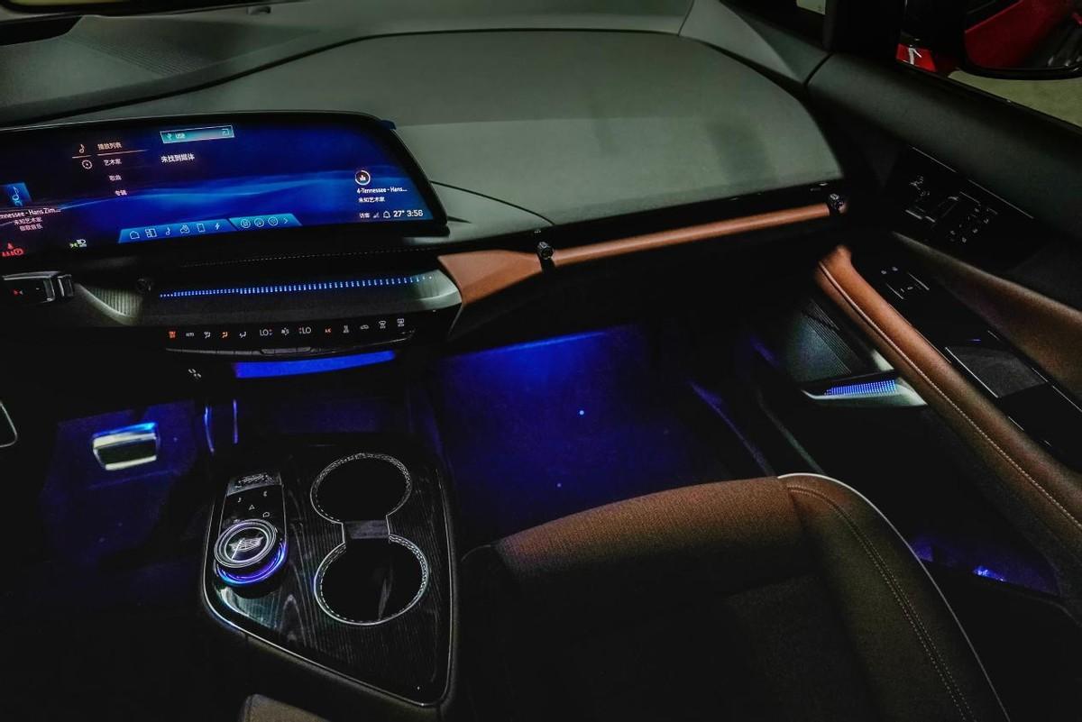 想要一臺有格調的豪華電車?不妨看看凱迪拉克IQ傲歌