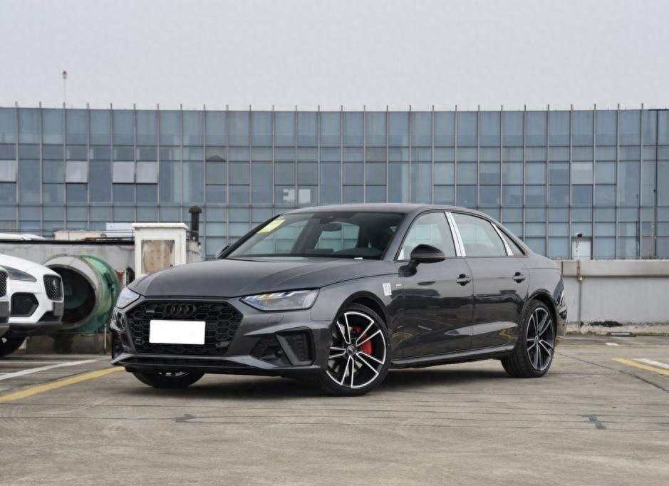 引領(lǐng)豪華中型轎車市場,奧迪A4L亮點在哪?