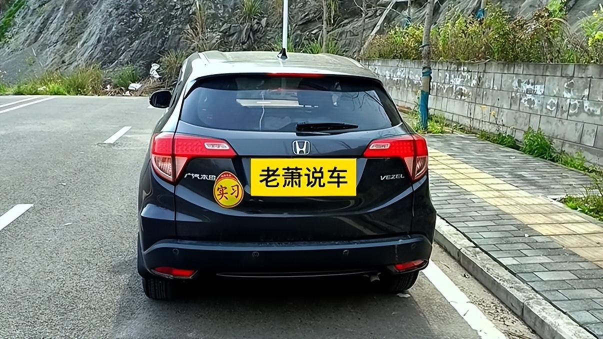 前車(chē)剎車(chē)燈不亮造成追尾,責(zé)任如何劃分,跟6種車(chē)容易追尾要注意