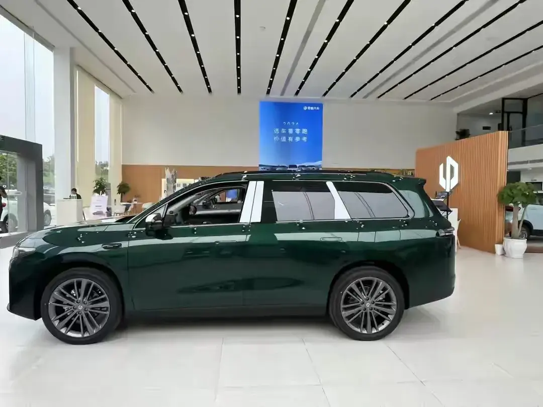 25.98萬?第2代魏派高山偽裝車亮相,還看豐田賽那嗎?