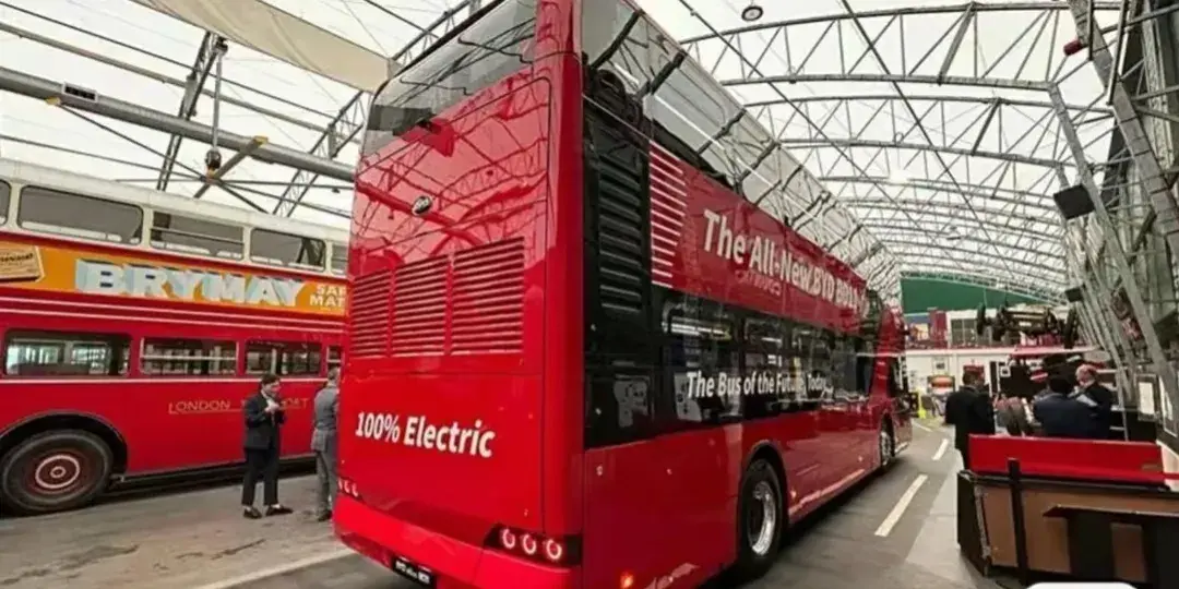 約合人民幣368萬,比亞迪純電雙層巴士海外亮相!