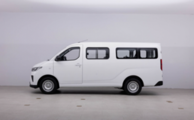 新款五菱揚(yáng)光6座版上市,側(cè)滑門,車長(zhǎng)4985mm,續(xù)航300km