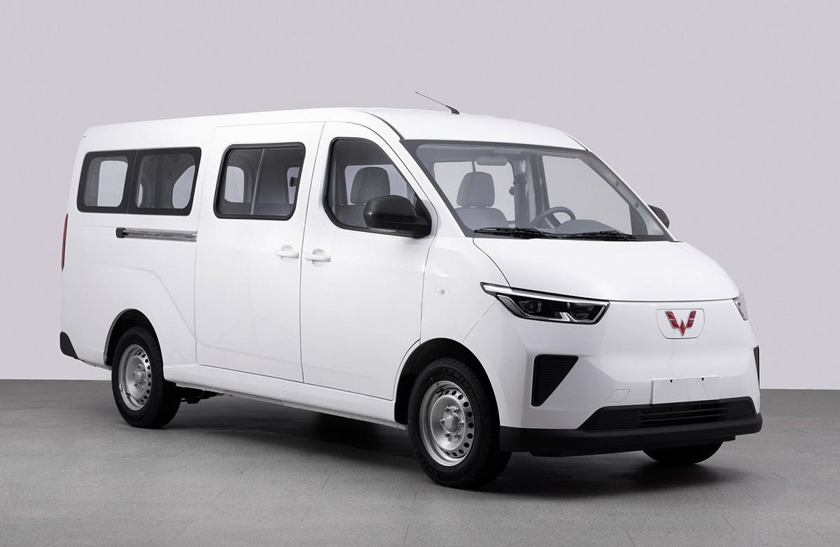 新款五菱揚(yáng)光6座版上市,側(cè)滑門,車長(zhǎng)4985mm,續(xù)航300km