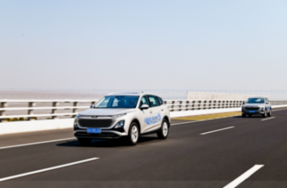 露營休閑SUV是剛需,車長超4米7+2.0T,奔騰T90空間動力行不行?