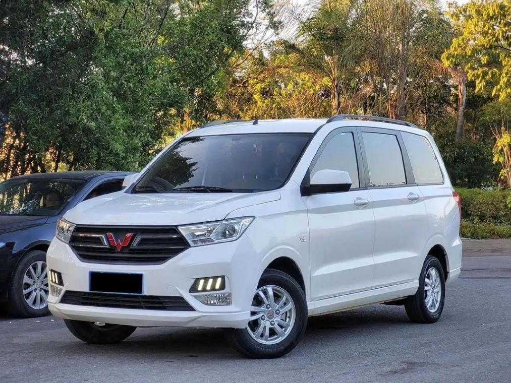 五菱宏光為什么每月銷量能賣五六千臺,價格便宜空間大,養(yǎng)家神車