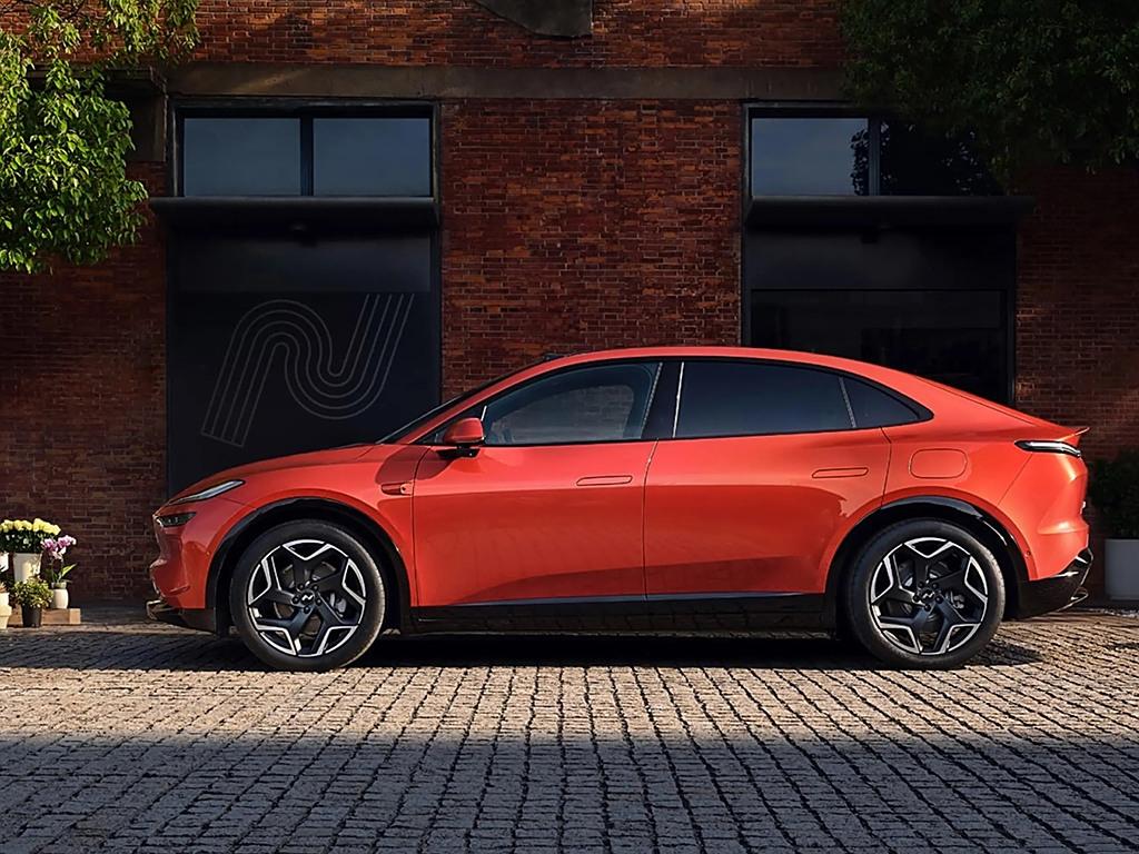 樂道L60預售21.99萬起,配900V高壓快充,能否競爭特斯拉Model Y?
