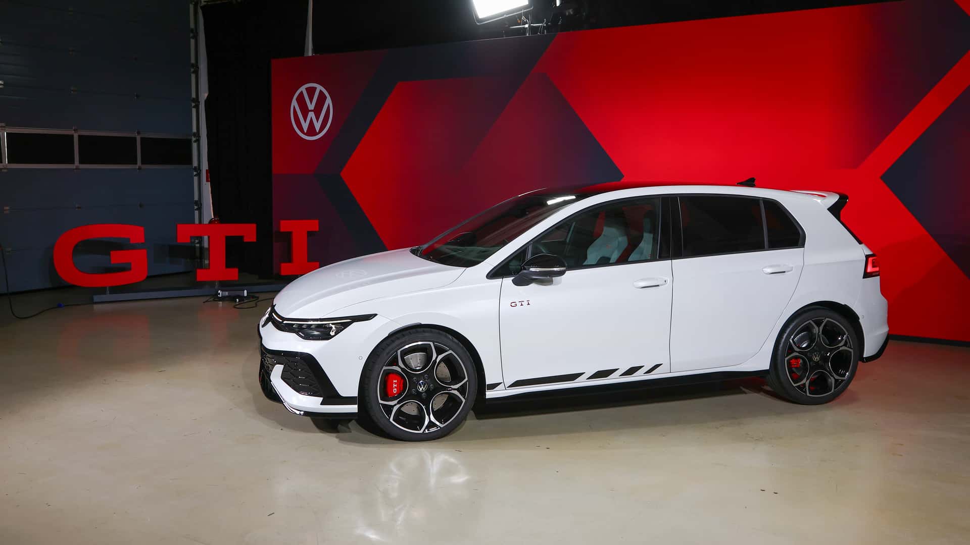 最強(qiáng)前驅(qū)大眾迎來更新,中期改款大眾高爾夫GTI Clubsport正式首發(fā)