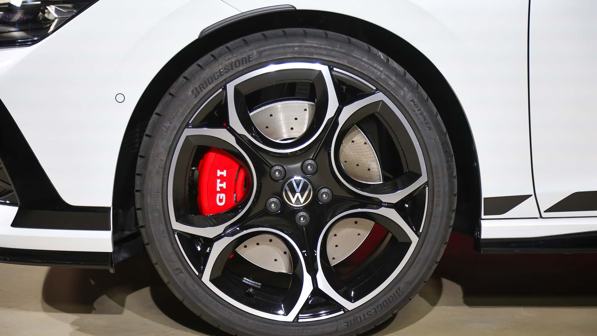 最強(qiáng)前驅(qū)大眾迎來更新,中期改款大眾高爾夫GTI Clubsport正式首發(fā)