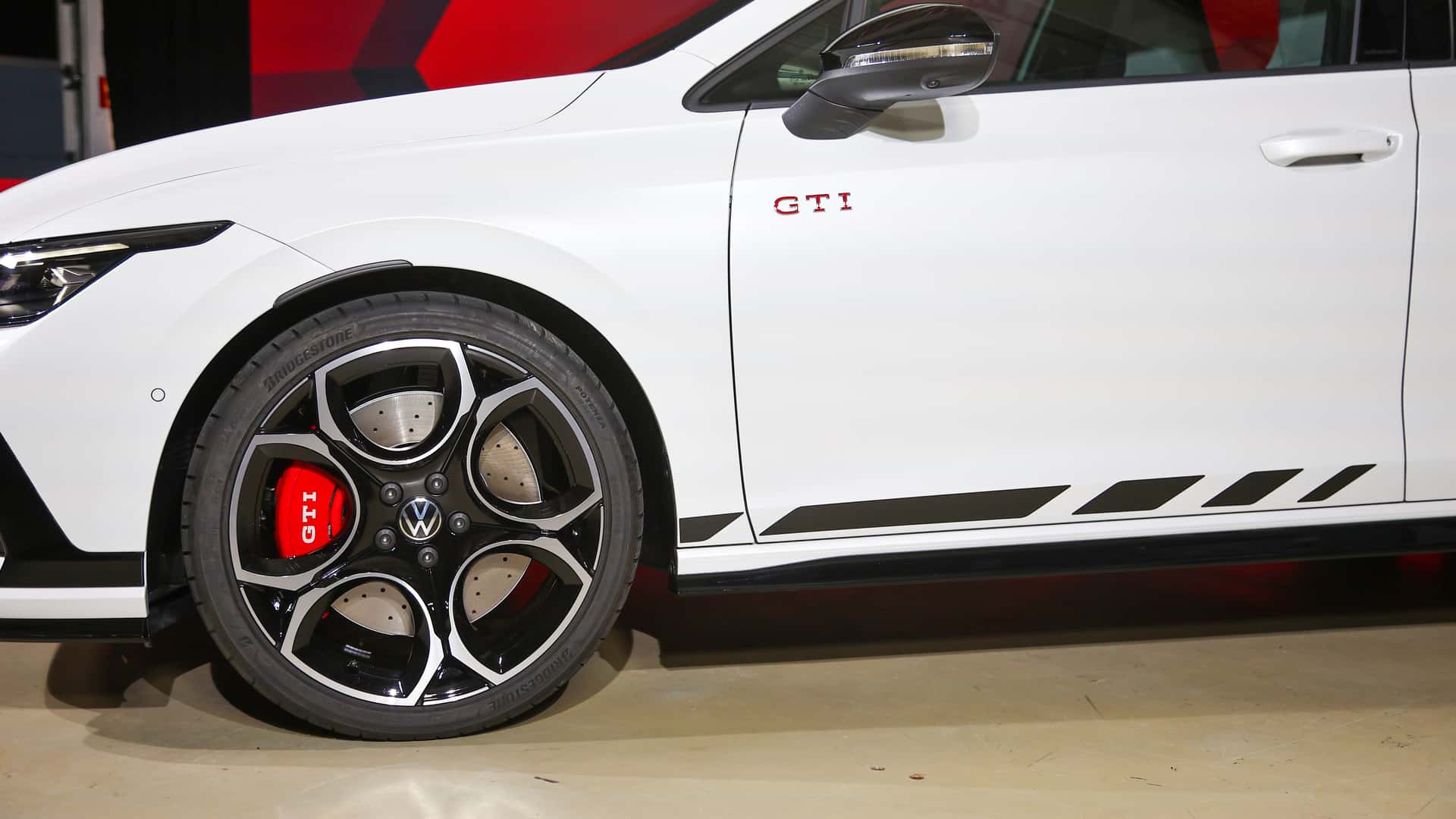 最強(qiáng)前驅(qū)大眾迎來更新,中期改款大眾高爾夫GTI Clubsport正式首發(fā)