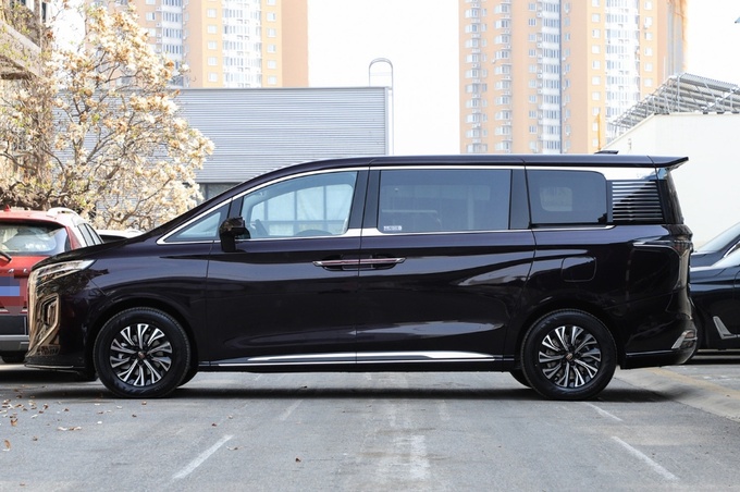新貴階層首選MPV,為什么是紅旗HQ9 PHEV?