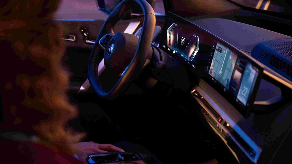 顛覆范式,定義下一代智能人機交互,BMW全景iDrive有多強?