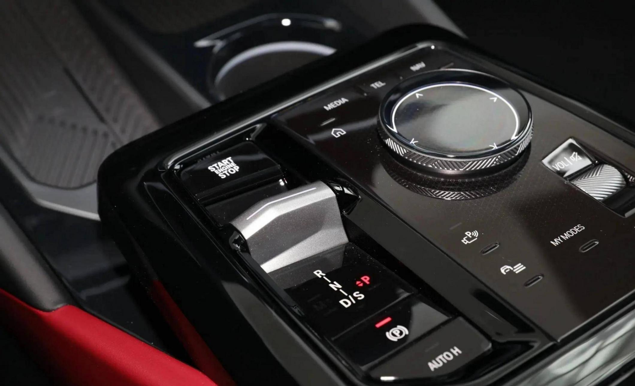 2025款寶馬5系長軸距版上市,配置、車機均升級,43.99萬起