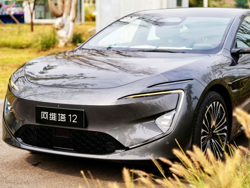 豪華電動車界的新“卷王”:極氪001、蔚來ET5、阿維塔12對比評測