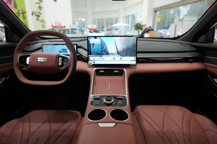 一公里一毛六,省錢神車吉利銀河L6 EM-i到店