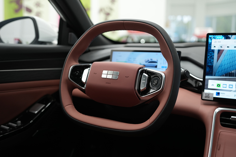 一公里一毛六,省錢神車吉利銀河L6 EM-i到店