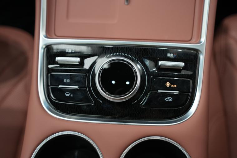 一公里一毛六,省錢神車吉利銀河L6 EM-i到店