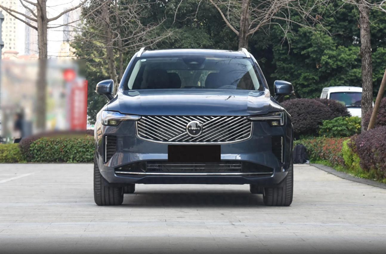 競爭大眾途銳,全新沃爾沃XC90實車亮相,即將上市