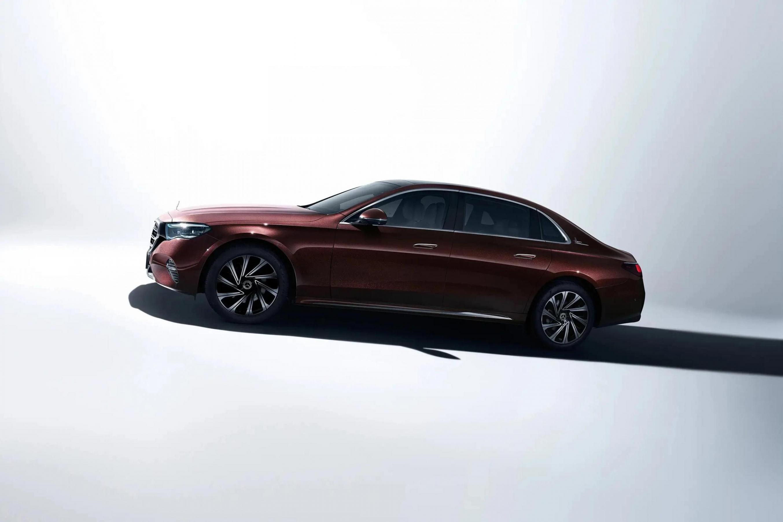 奔馳E級對決凱迪拉克CT6:35萬級豪車誰更懂中產(chǎn)?