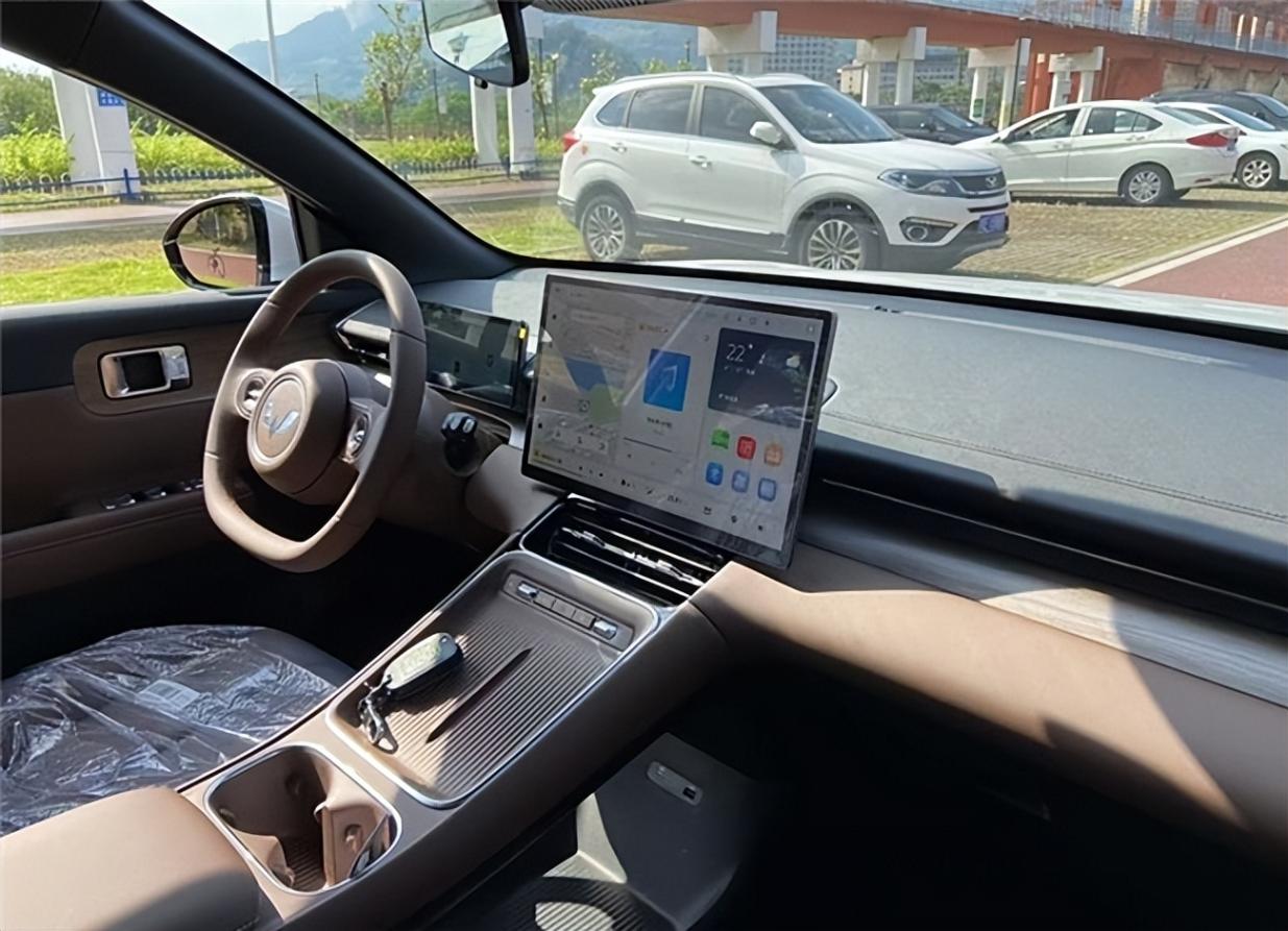 預算 10 萬購新能源 SUV?五菱星光S 太驚艷